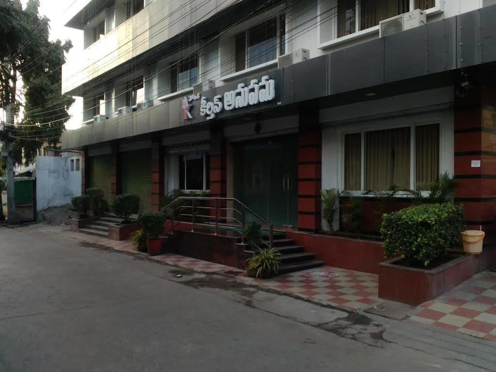 Fabhotel Keerthi'S Anupama - Nr Indira Gandhi Stadium Vijayawada Exterior photo